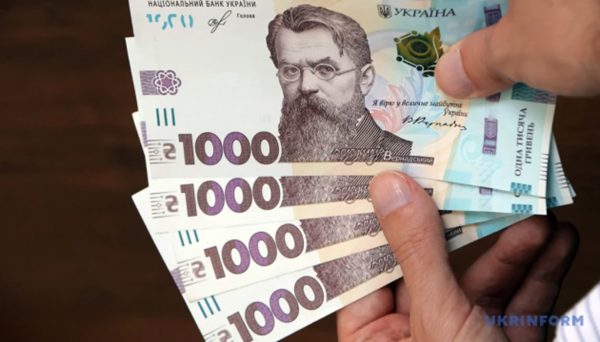 Держстат зафіксував падіння середньої зарплати у серпні: 31 892 грн