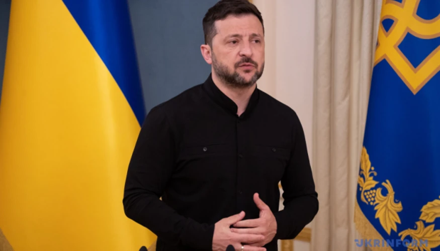 Володимир Зеленський під час спілкування з журналістами